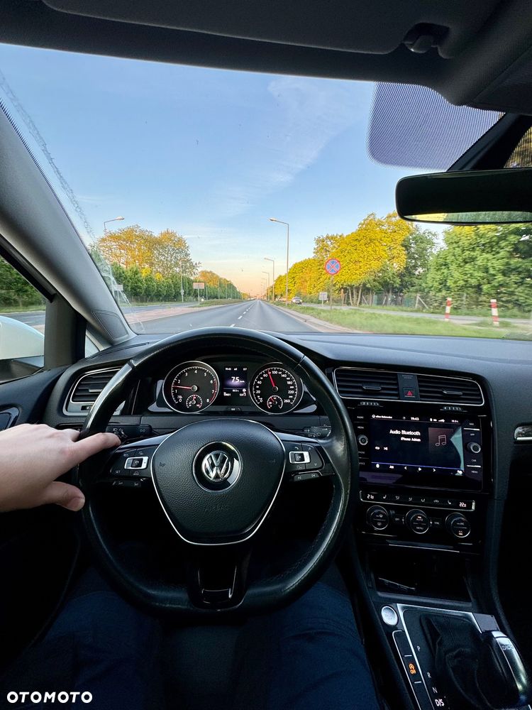 Volkswagen Golf - 9