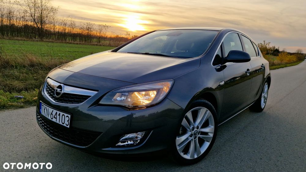 Opel Astra 1.4 Turbo Cosmo - 2