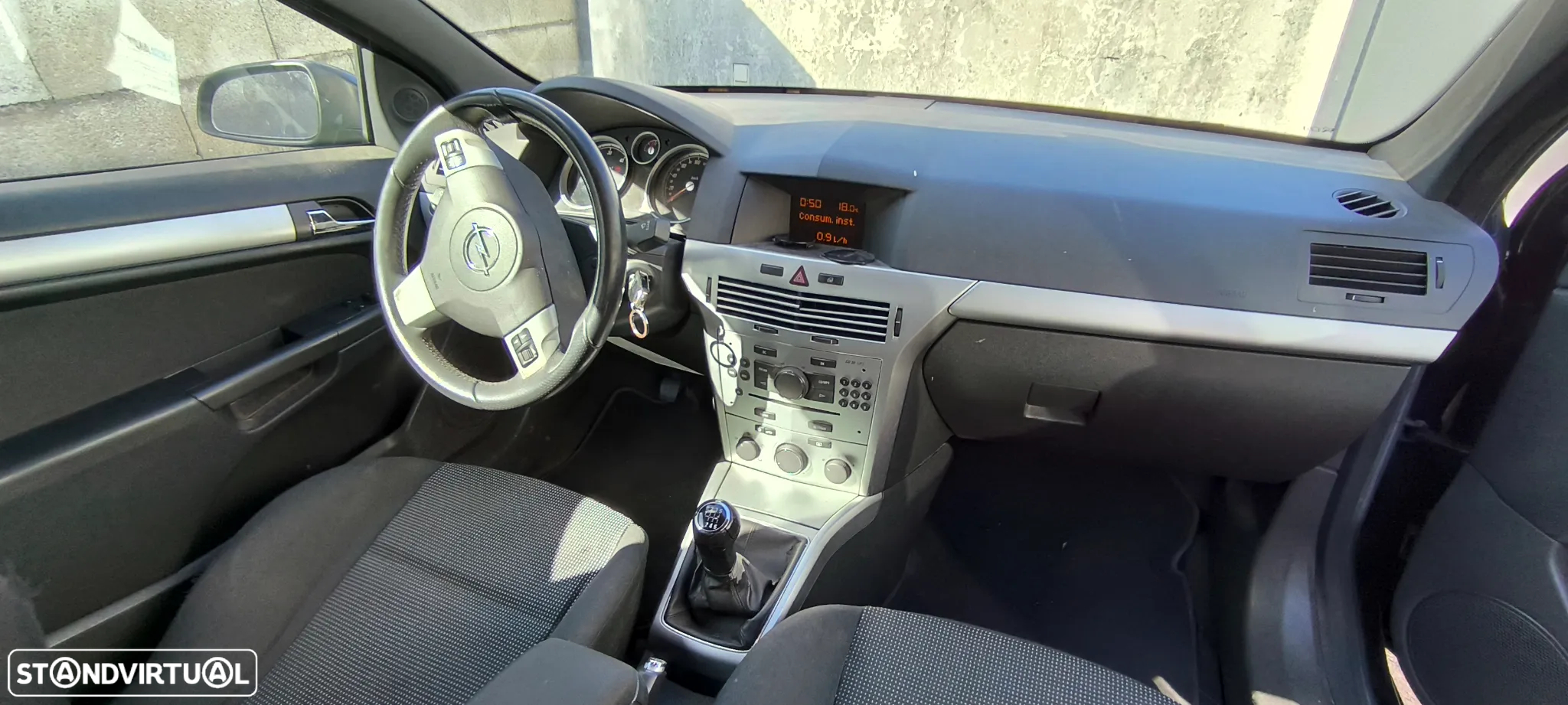 Opel Astra GTC 1.3 CDTi - 11