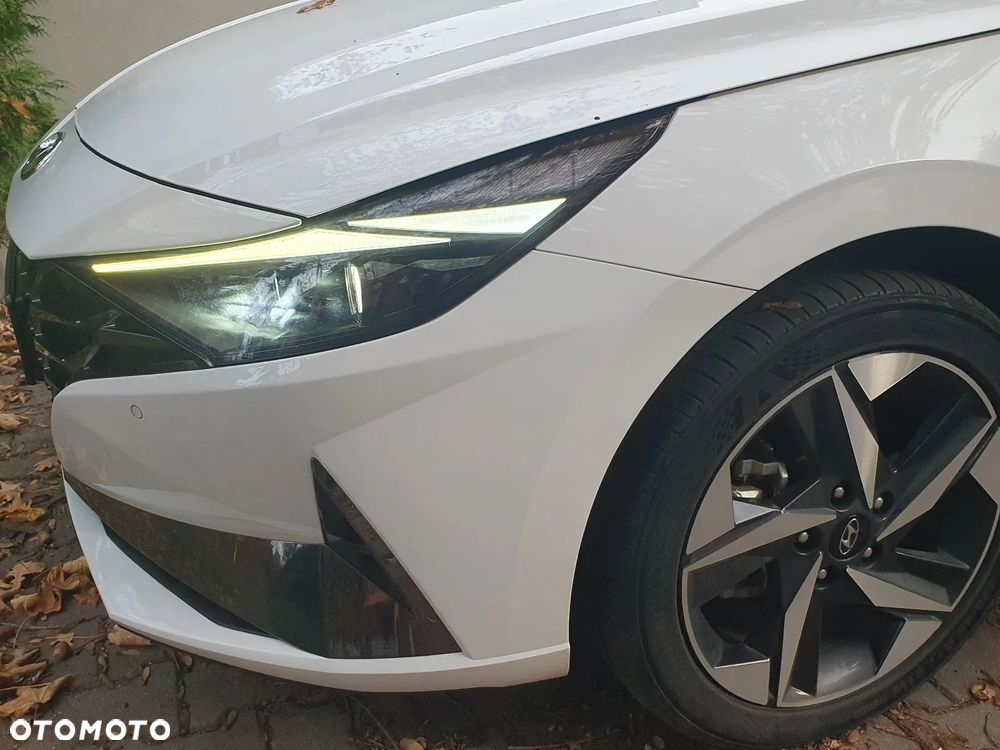 Hyundai Elantra 1.6 Executive CVT - 11