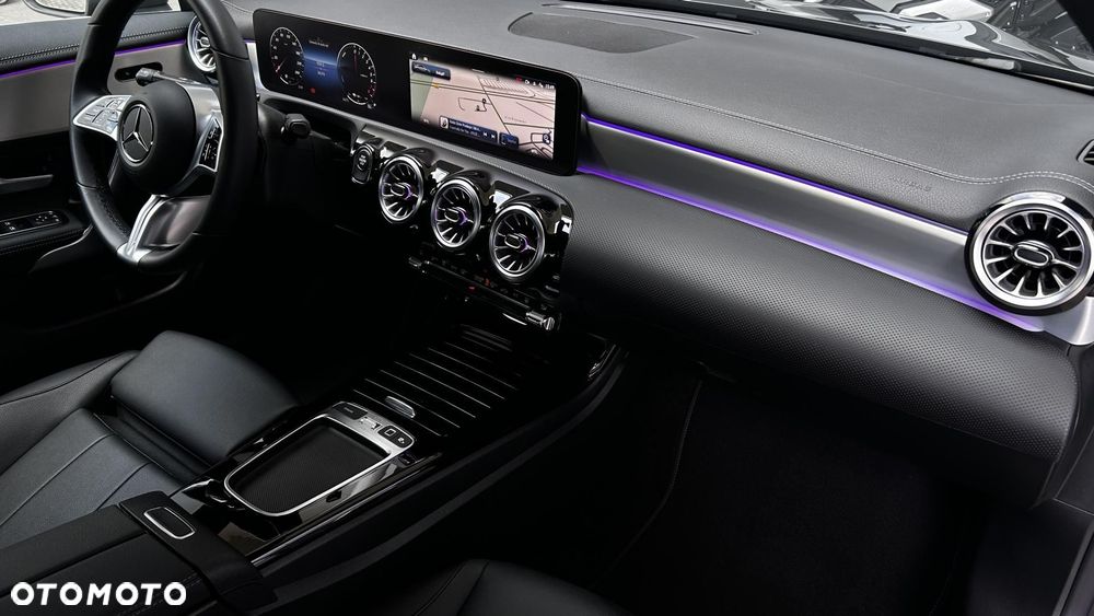 Mercedes-Benz CLA 250 E Progressive 8G-DCT - 26