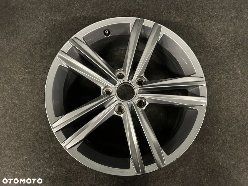 Alufelga VW Golf 7 R-Line 17 cali 5x112 1szt. 5G0601025DD - 1