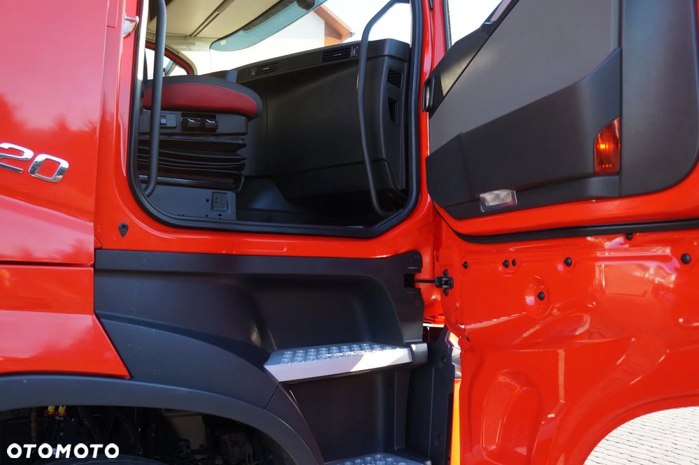 Volvo FH 4 EURO 6 GLOBETROTTER NISKI PRZEBIEG PEŁEN SERWIS - 12
