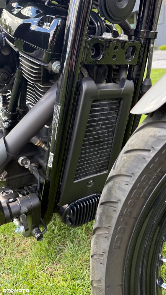 Harley-Davidson Softail Street Bob - 16