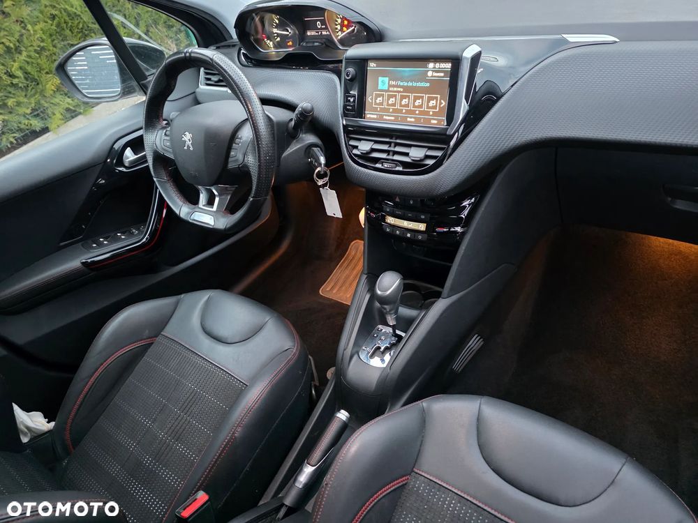 Peugeot 208 1.2 PureTech Allure S&S EAT6 - 4