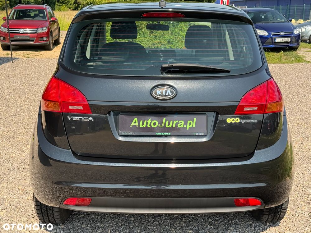 Kia Venga - 8