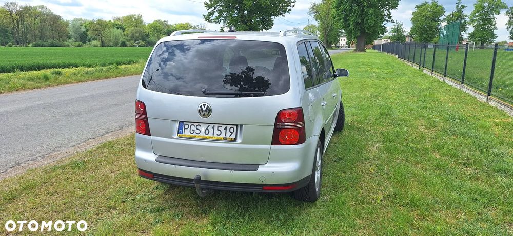 Volkswagen Touran 2.0 TDI DPF DSG United - 6