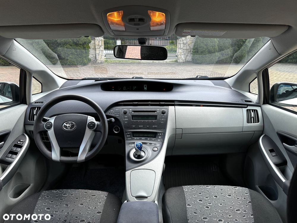 Toyota Prius 1.8 HSD Prestige - 10