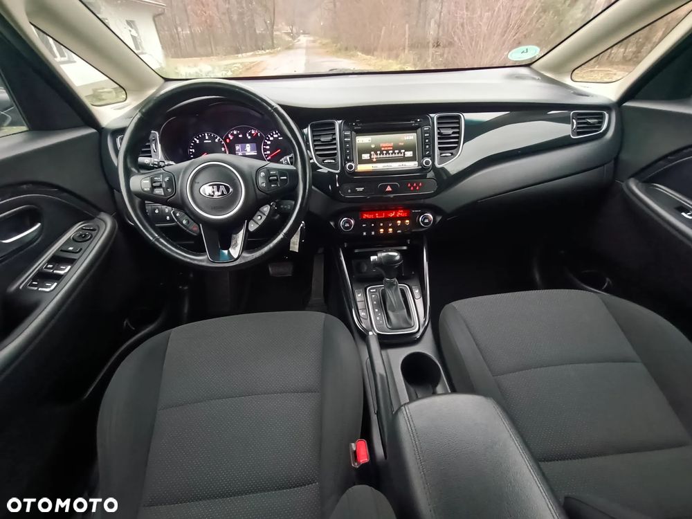 Kia Carens - 9