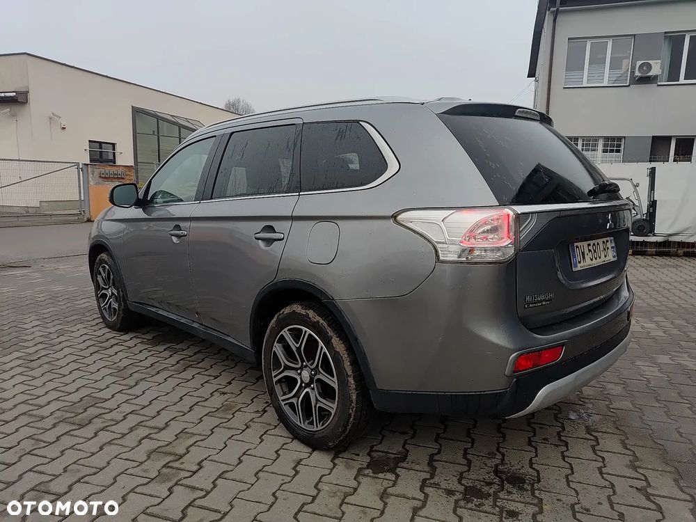 Mitsubishi Outlander 2.2 DI-D 4WD Plus - 29