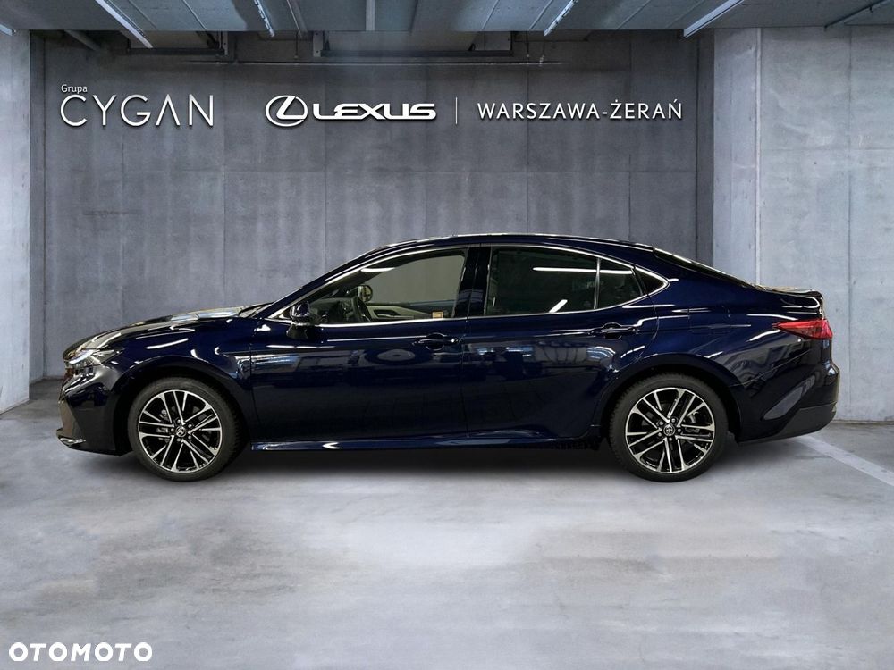 Toyota Camry - 4