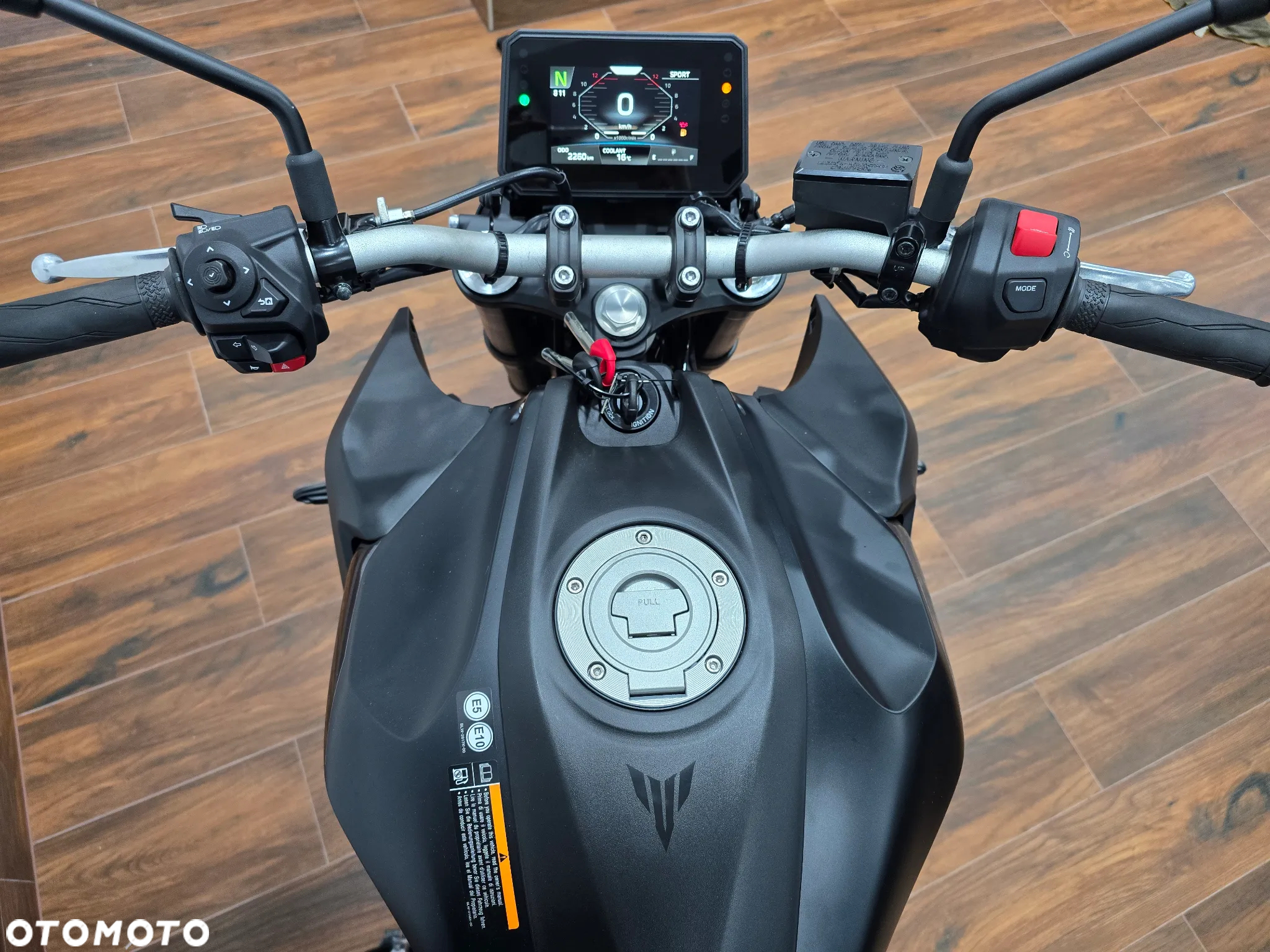 Yamaha MT - 16