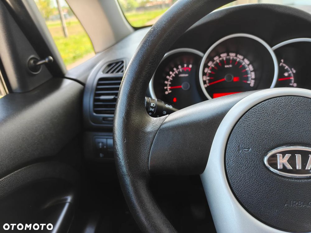 Kia Venga 1.4 CVVT Fifa World Cup Edition - 26
