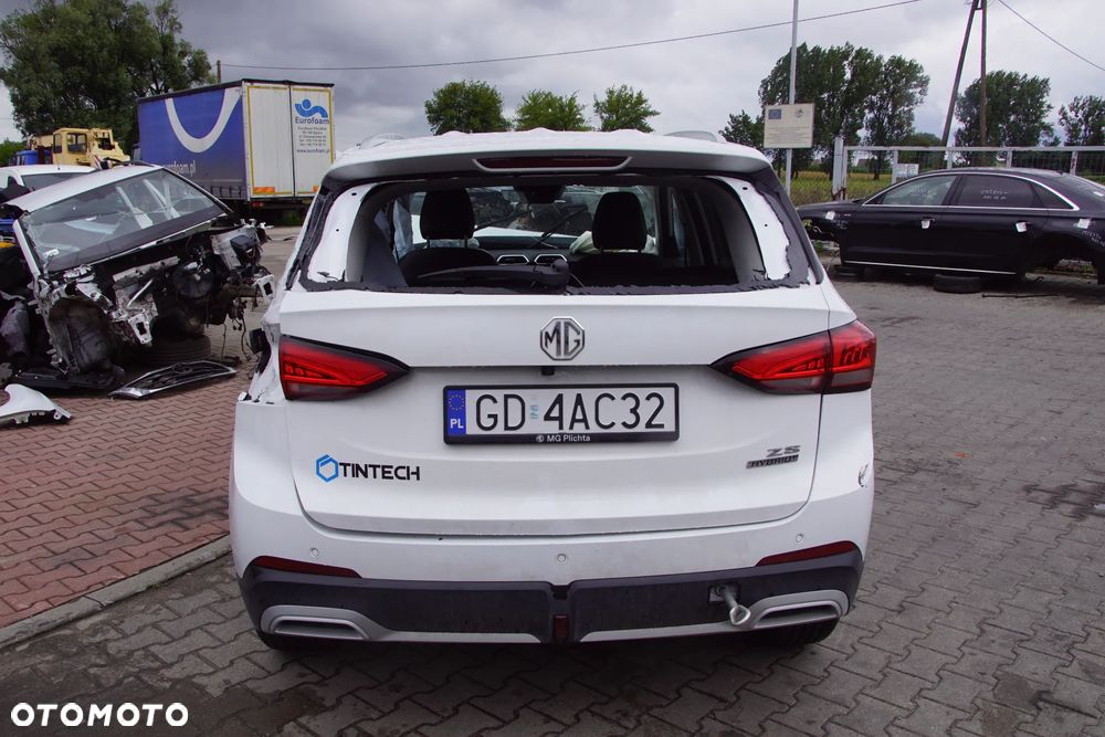 Auto na części - MG ZS II 1.5 HEV+ 197 KM 15FHC DHT 5WSB 2026R Silnik Skrzynia Bateria Drzwi Błotnik Zderzak Lampa Lusterko Klamka Szyba Deska Kokpit Sterownik Moduł Czujnik Licznik Wyświetlacz Panel Kierownica - 8