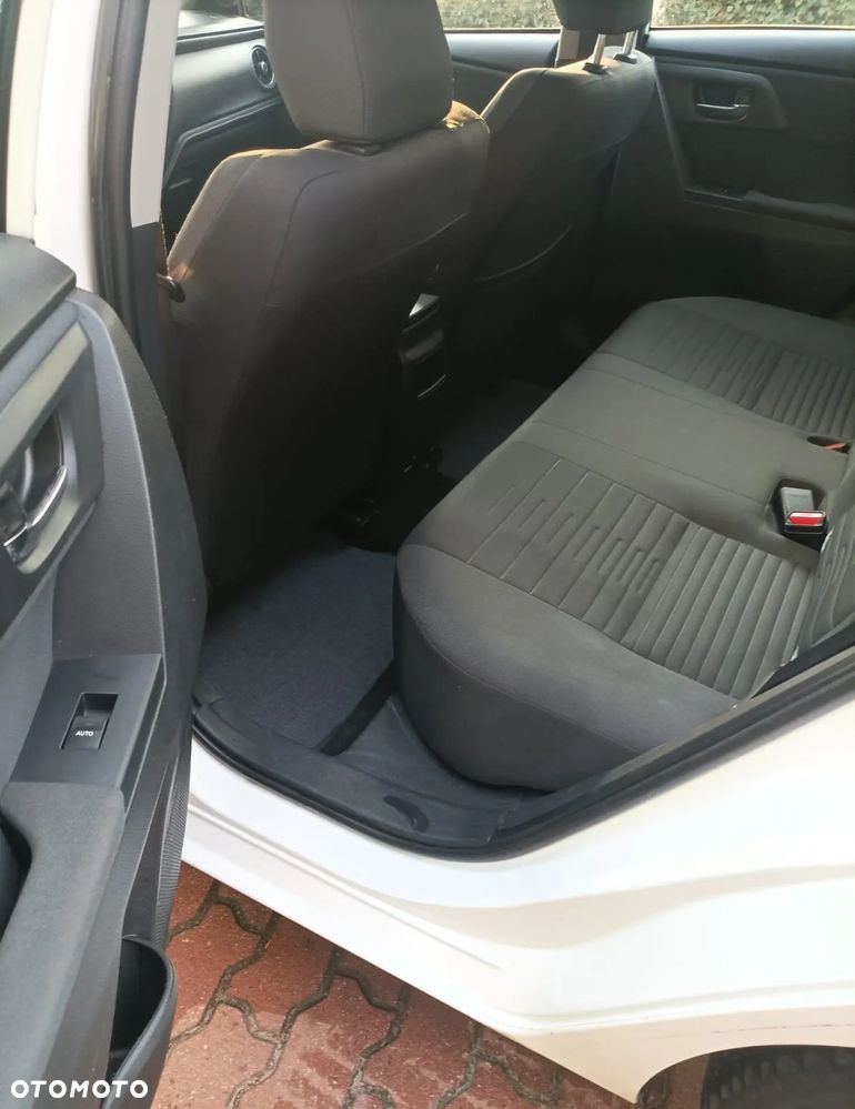 Toyota Auris 1.6 D-4D Comfort - 9