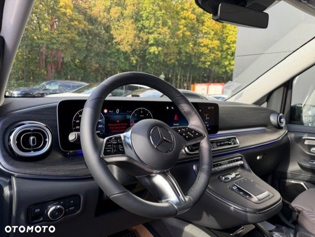 Mercedes-Benz Klasa V - 7