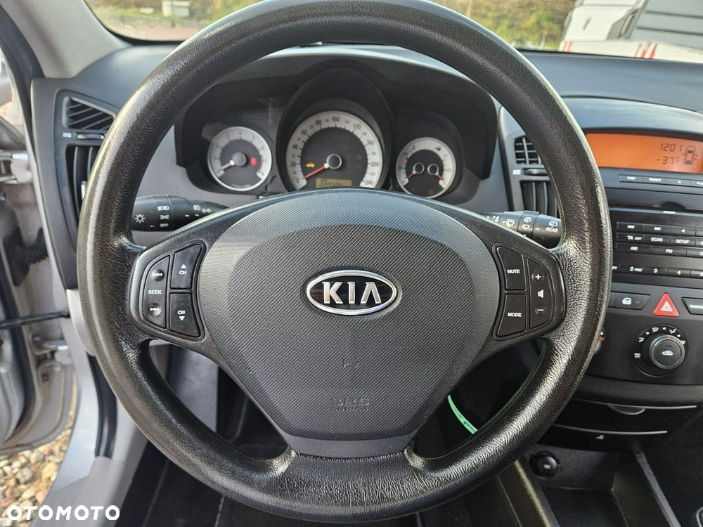 Kia Ceed - 15