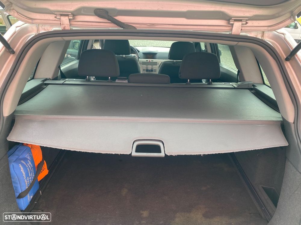 Opel Astra Caravan - 27