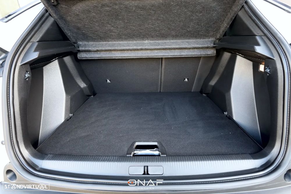 Peugeot 2008 1.2 Hybrid Allure e-DCS6 - 31