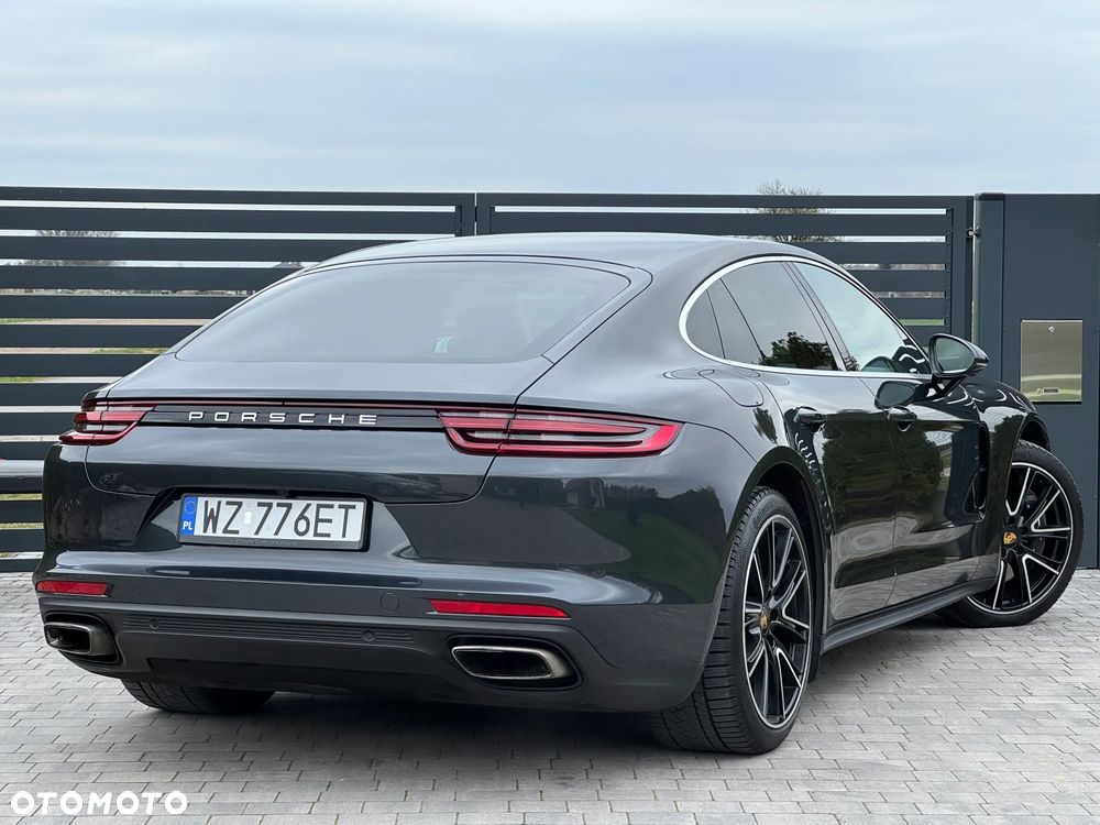Porsche Panamera 4 - 19