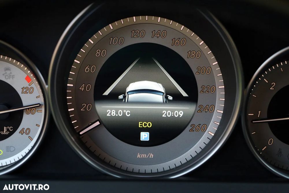 Mercedes-Benz C 200 CDI DPF BlueEFFICIENCY Avantgarde - 26