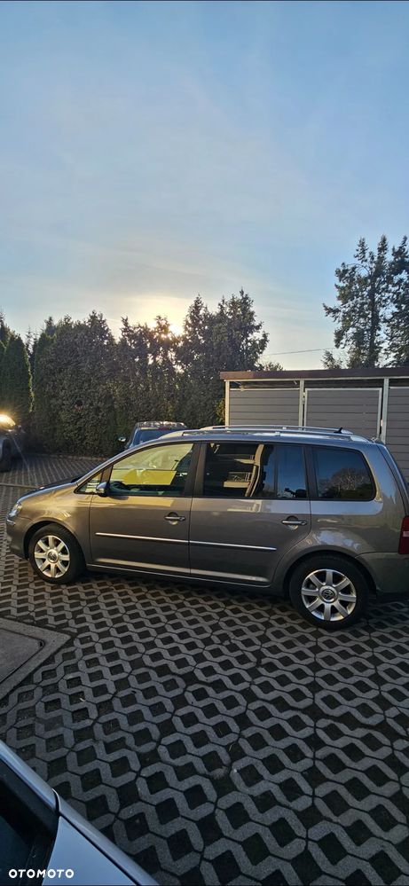Volkswagen Touran 1.4 TSI DSG Highline - 12