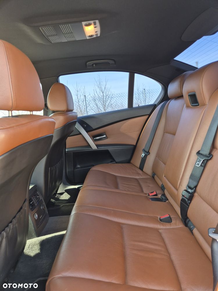 BMW Seria 5 525i - 8