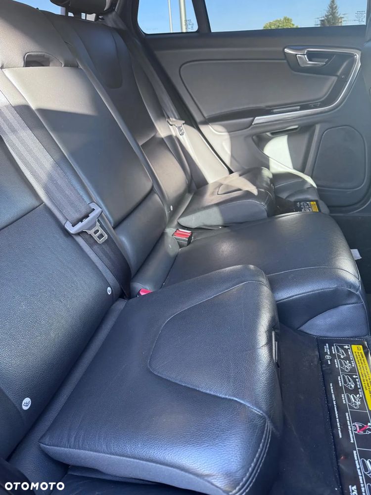 Volvo V60 Cross Country D3 Drive-E Summum - 16