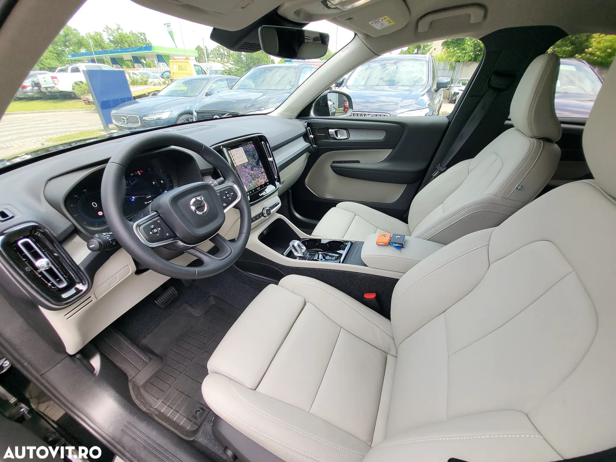 Volvo XC 40 B3 AT FWD MHEV Plus Dark - 17