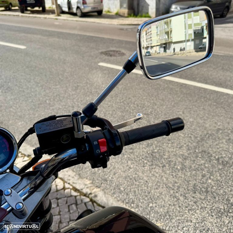 Suzuki GSX 1400 - 20