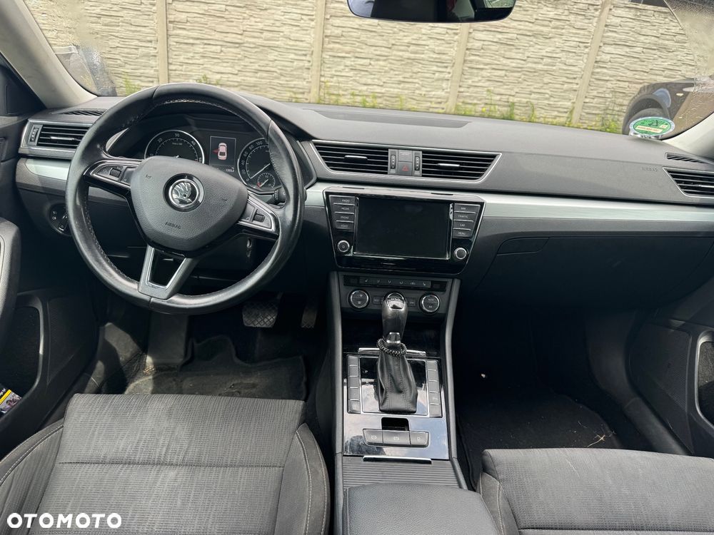 Skoda Superb 2.0 TDI DSG Sportline - 13