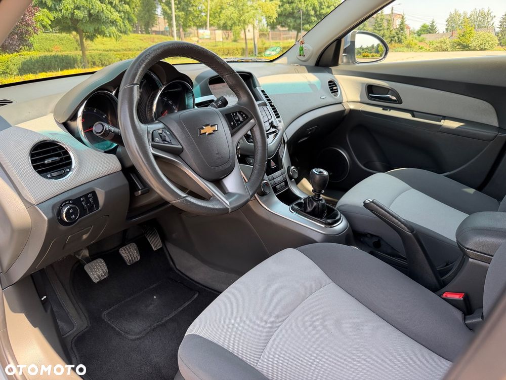 Chevrolet Cruze 1.8 LT+ - 17