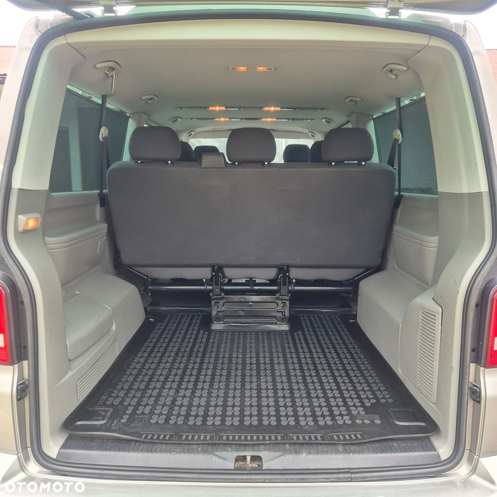 Volkswagen Caravelle - 9