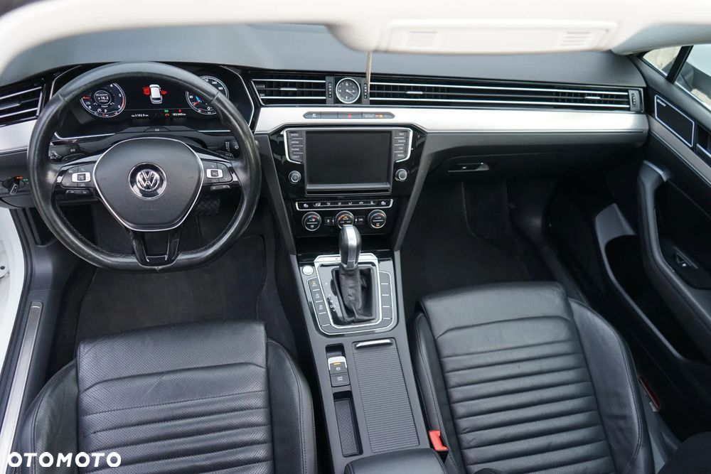 Volkswagen Passat 2.0 TDI Bi-Turbo BMT 4Mot Highline DSG - 32