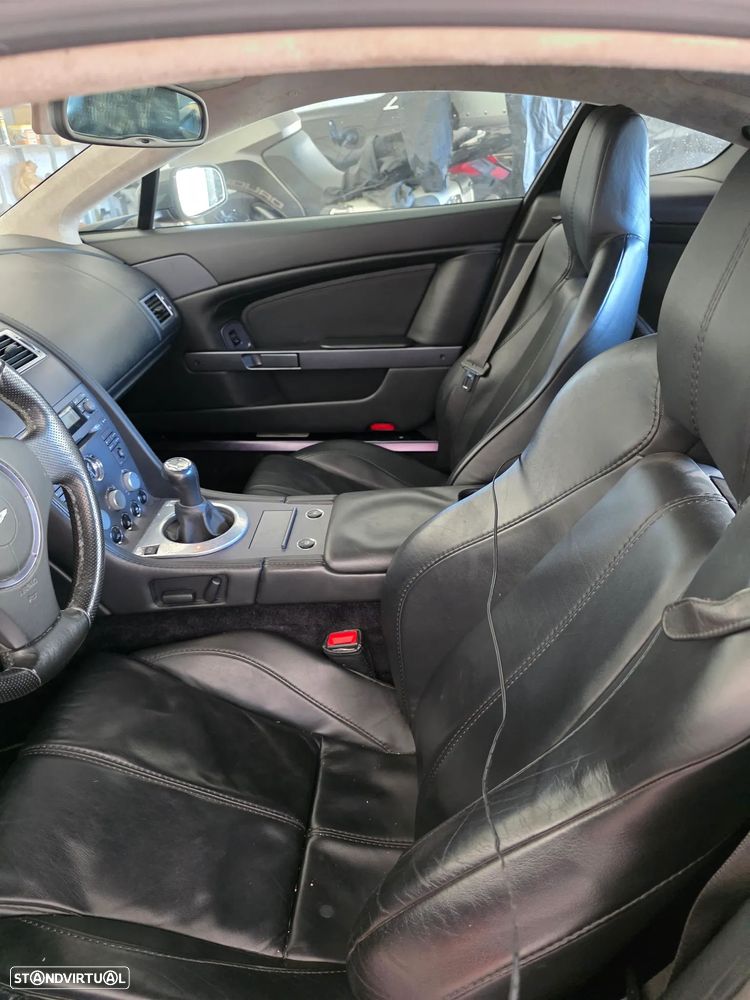 Aston Martin Vantage Coupe - 3