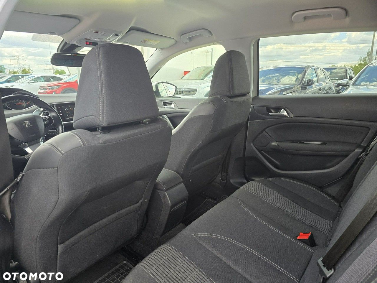 Peugeot 308 1.2 PureTech GPF Allure S&S - 32