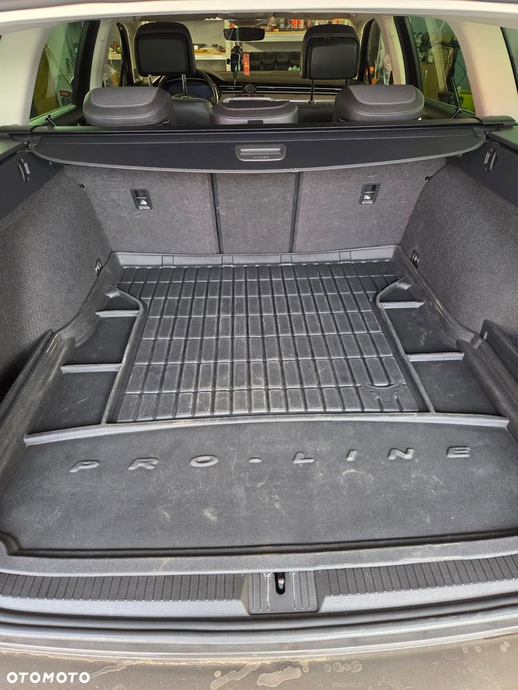 Volkswagen Passat - 2
