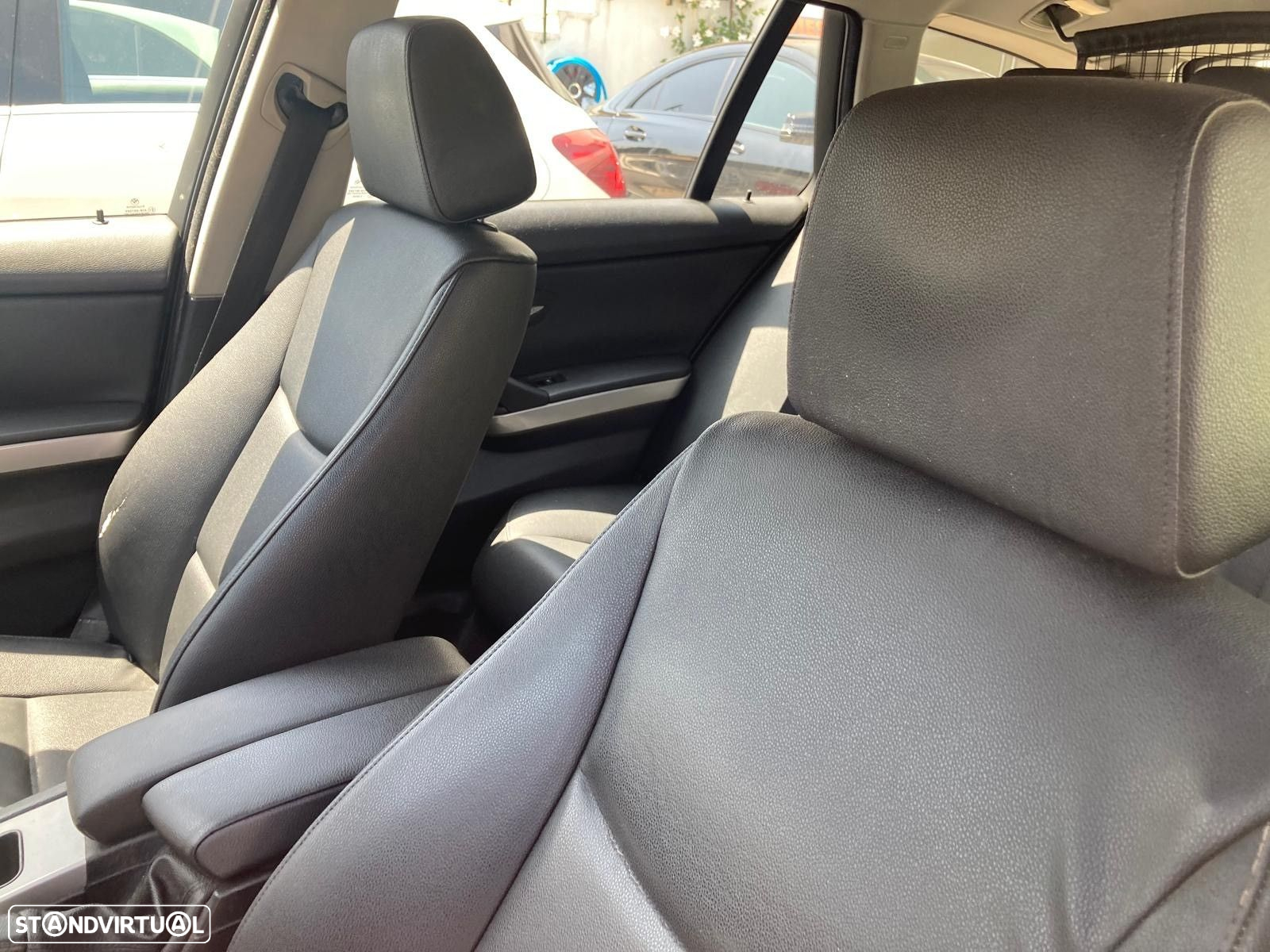 BMW 318 d Touring - 15