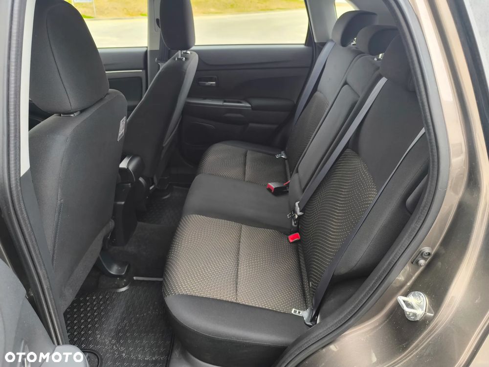 Mitsubishi ASX 1.8 DID Invite 4WD AS&G - 24