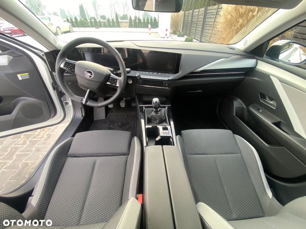 Opel Astra 1.2 Turbo Business Edition - 5