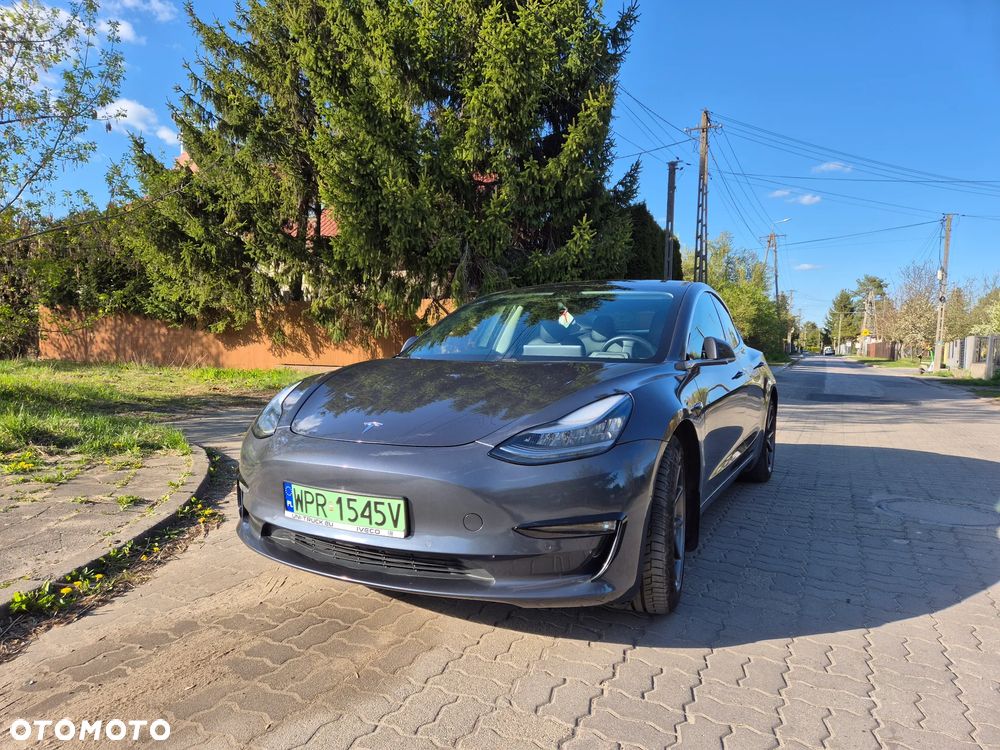 Tesla Model 3 Long Range AWD - 1