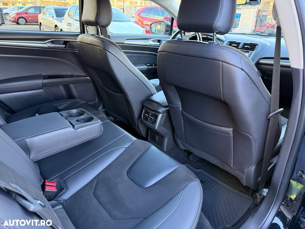 Ford Mondeo 2.0 HEV Titanium - 23