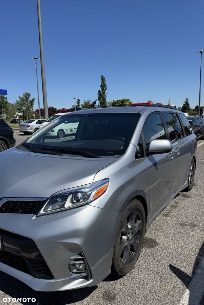 Toyota Sienna 3.5 V6 SE - 2