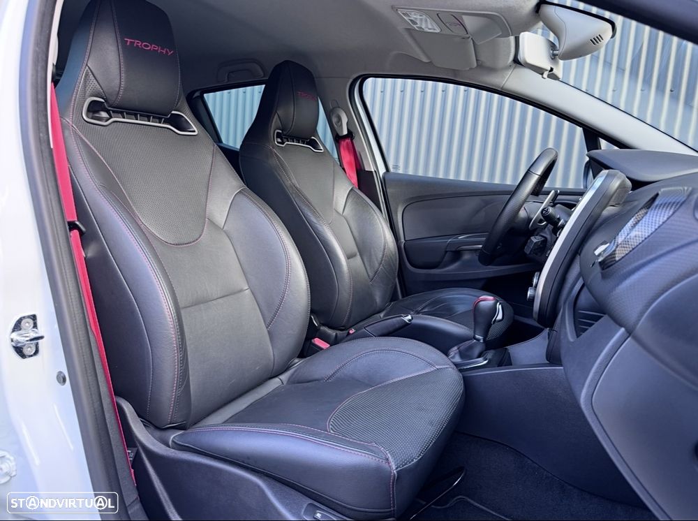 Renault Clio TCe 220 EDC R.S. Trophy - 35