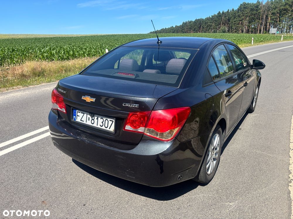 Chevrolet Cruze 1.6 LS - 4