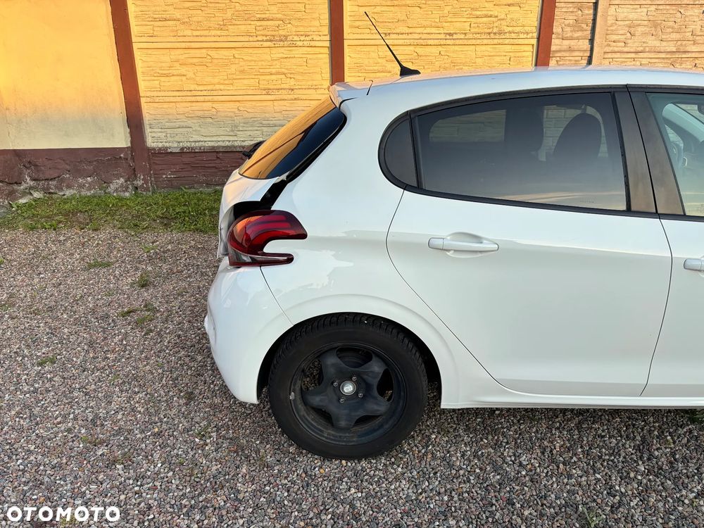 Peugeot 208 PureTech 82 Stop & Start Signature - 16