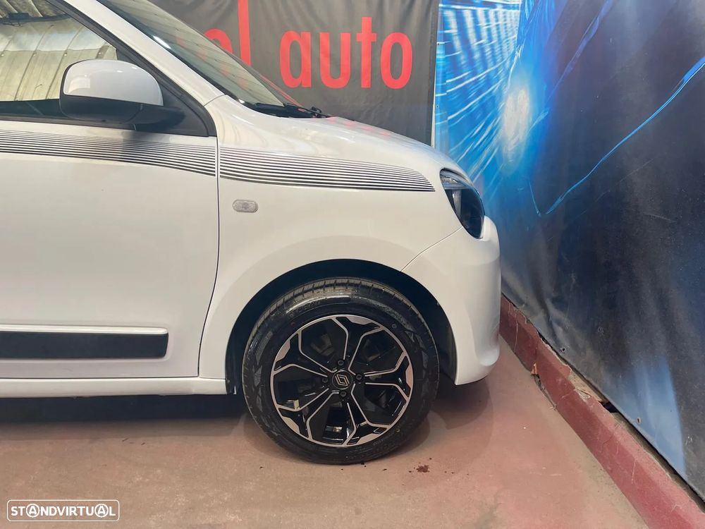 Renault Twingo SCe 70 S&S LIMITED - 16