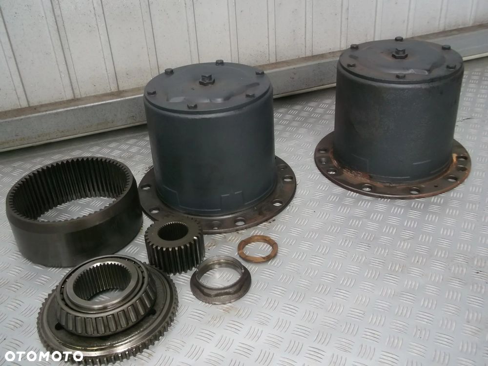 Zwolnica piasta tył Iveco Trakker 6x6 8x8 6x4 4x4 - 2