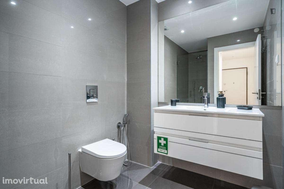 Apartamento com 1 quartos - localizado em Sete Rios Lisbon - Grande imagem: 2/21