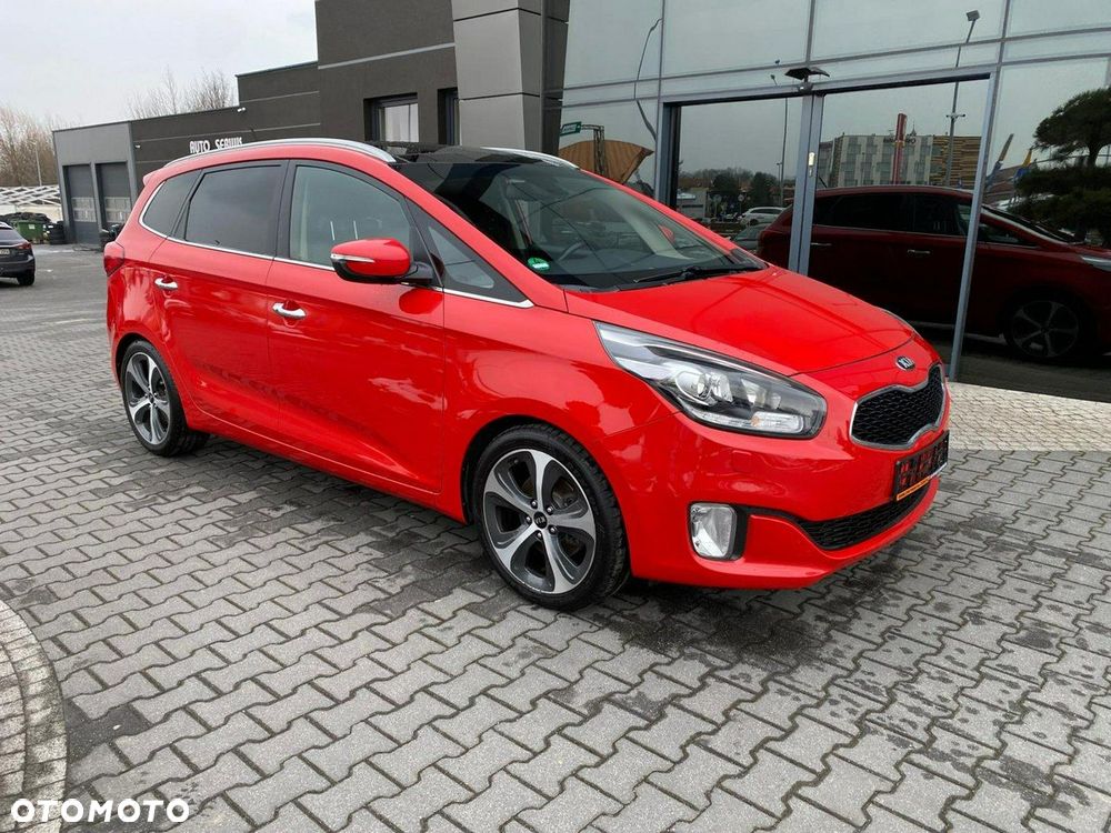 Kia Carens - 2